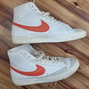 Mens Nike shoes, size 11